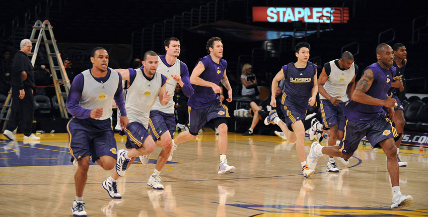 lakers running