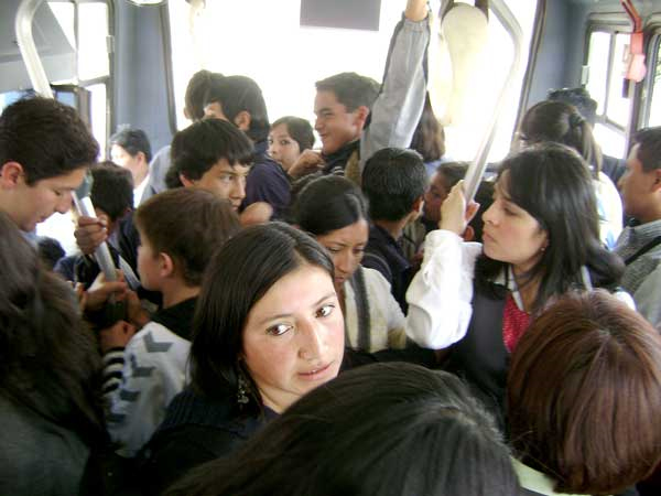 Autobús repleto de gente