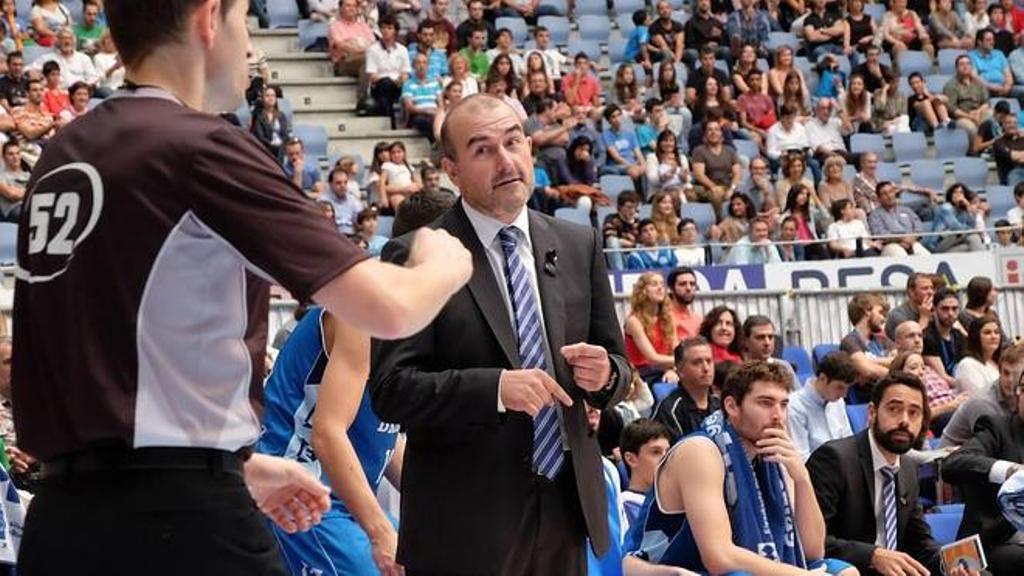 Ponsarnau hablando con arbitro