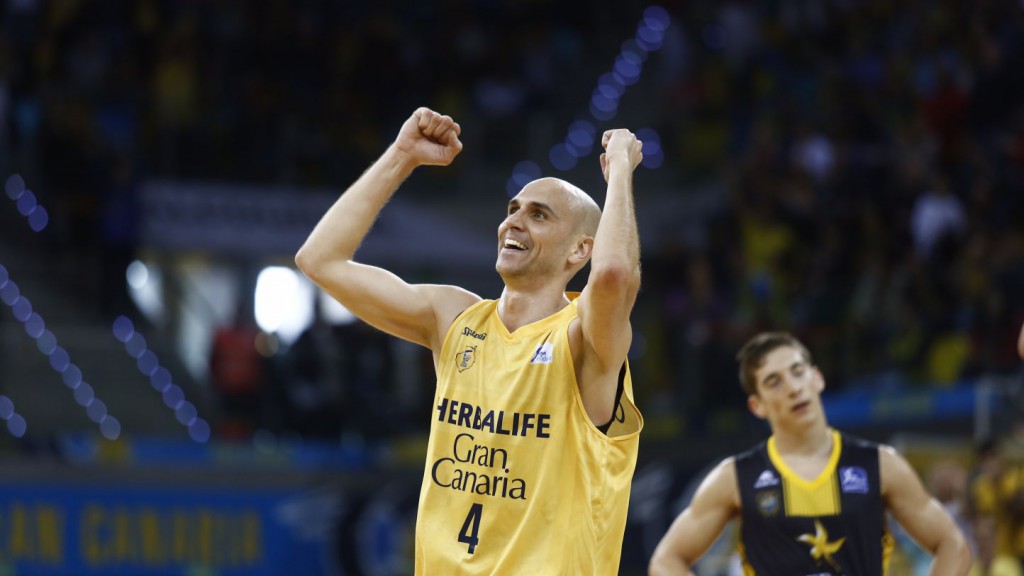 Oliver celebra contra CB Canarias