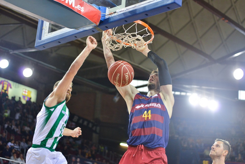 Mate de Tomic contra el Betis