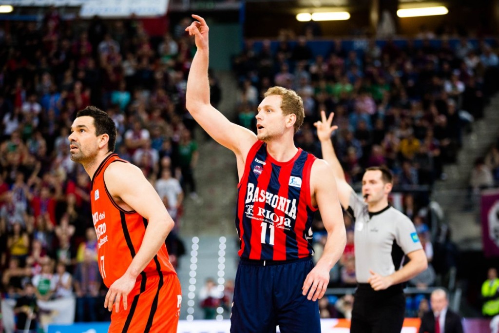 Blazic celebra triple
