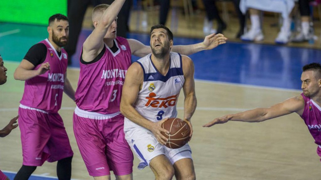 Felipe Reyes rodeado por jugadores de Fuenlabrada