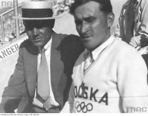 Kusociński y su entrenador, el estonio Klumberg, en una escena durante los JJOO de 1932