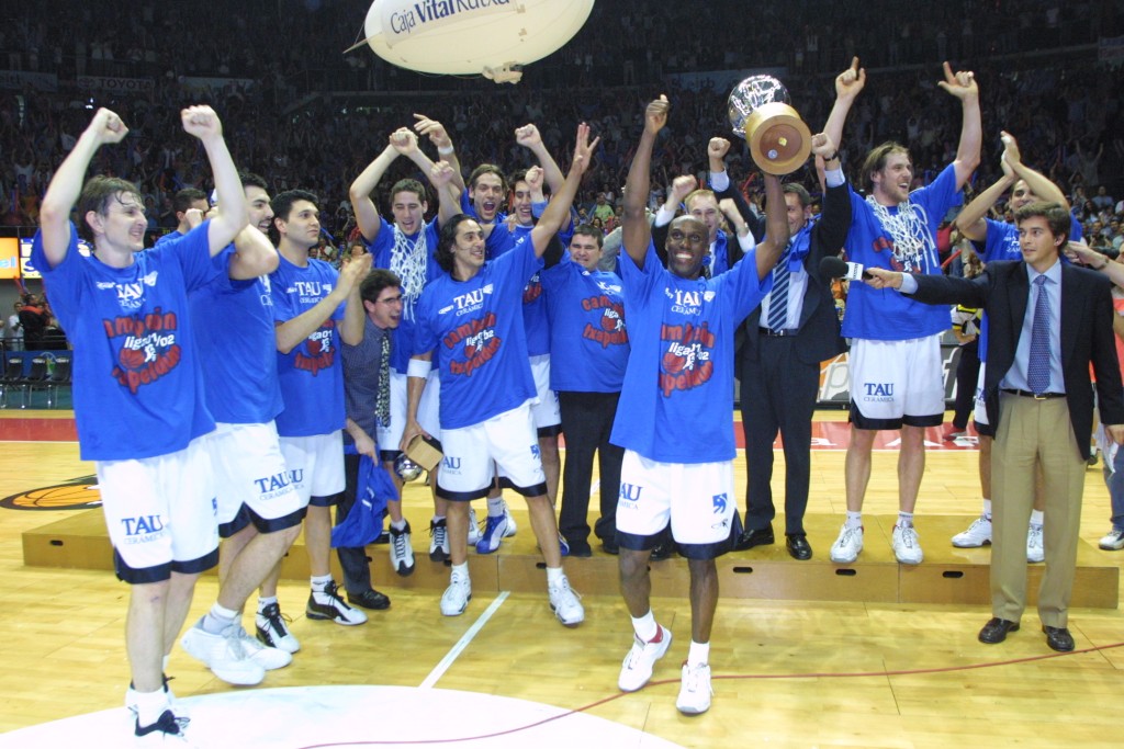 Tau Cerámica campeón Liga ACB 2001-02