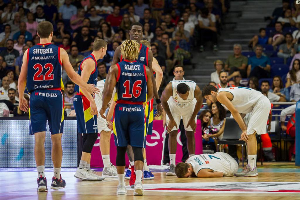 Doncic en el suelo contra Andorra