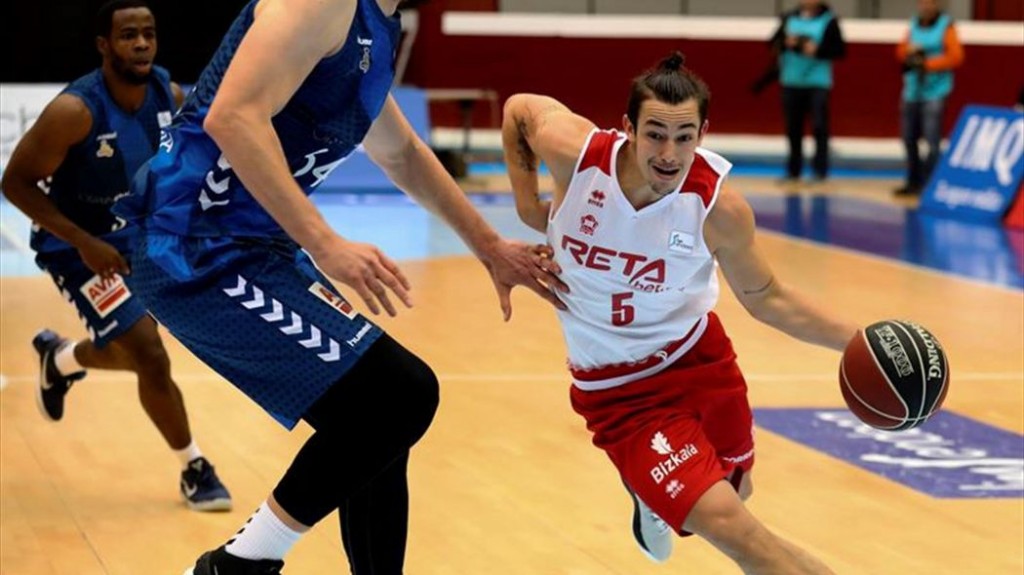 Ricardo Fischer desborda a Norel