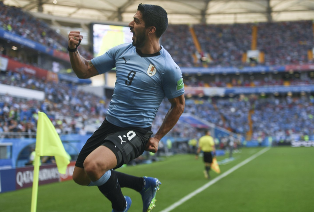 Luis Suárez festeja el gol contra Arabia Saudi