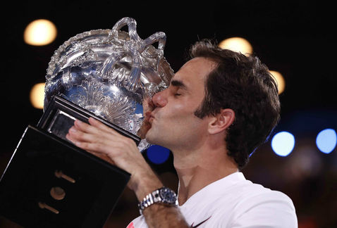 Roger-Federer-suma-su-vigésimo-Grand Slam-y-su-sexto-título-en-el-Open-de-Australia
