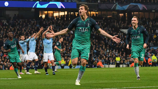 Fernando Llorente celebra el gol que clasifica al Tottenham para semifinales