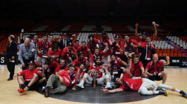 Plantilla de Baskonia celebra el título Liga ACB 2020