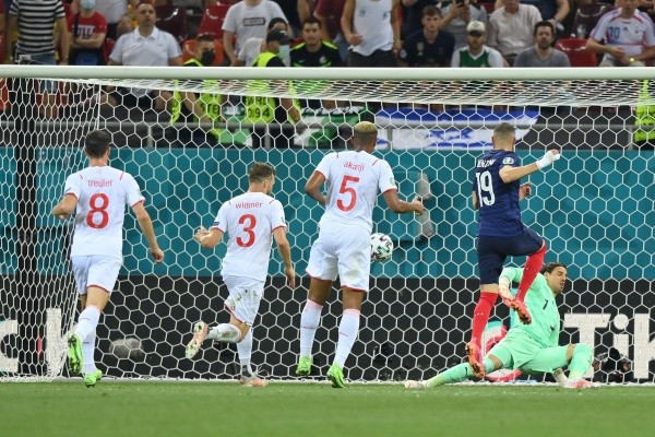Benzema anota su primer gol a Suiza