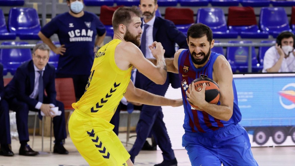 Mirotic intenta deshacerse del marcaje de Radovic