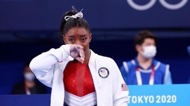 Simone Biles se retira entre lágrimas de los JJOO